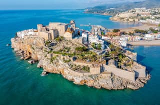 Ab Valencia: Peñíscola-Tagestour mit dem Wasserfall Salto de la Novia