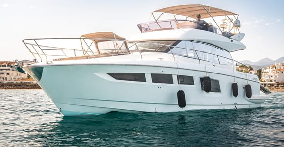 Puerto Banús: Private Yacht Charter with Snacks & Drinks