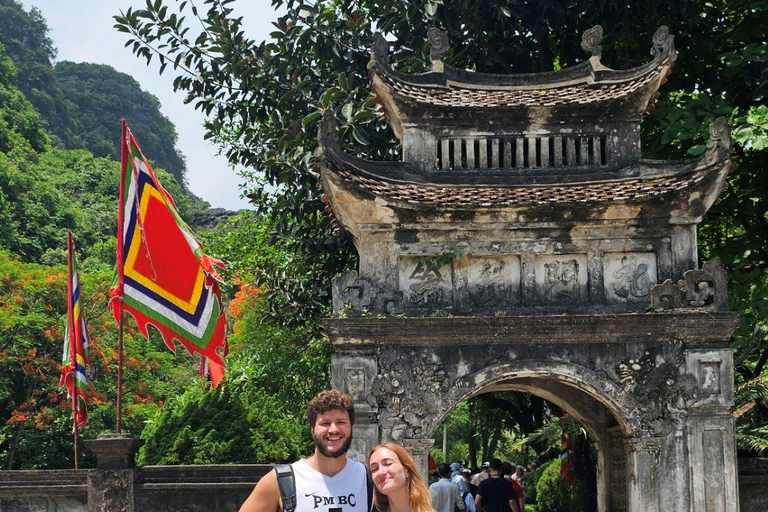 Depuis Hanoi : Ninh Binh - Trang An - Grottes de Mua - Déjeuner et busAu départ de Hanoi : Découvrez la beauté de Ninh Binh - Excursion d&#039;une journée