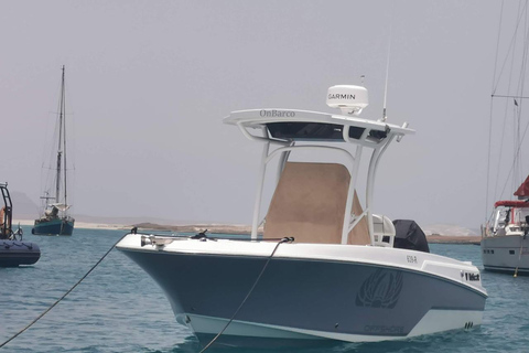 Boavista: prywatna wycieczka luksusową łodzią z Onbarco8 godzin – prywatny rejs wycieczkowy luksusową łodzią z Onbarco