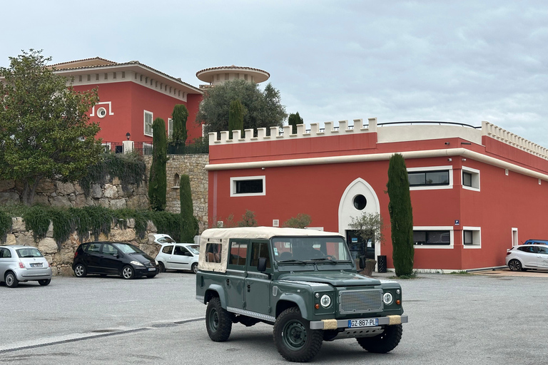 Nice : Wine Tasting in backcountry in Defender