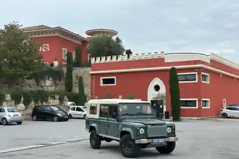 Nice : dégustation de vins dans l'arrière-pays en Defender