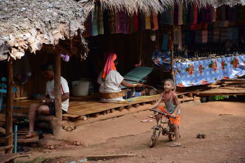 Chiang Mai: Long Neck Village & Chiang Rai's ikonische Tempel