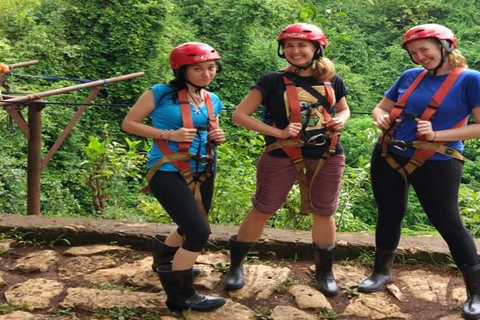 日惹：Jomblang 洞穴私人一日游Jomblang 洞穴和 Merapi 火山吉普车之旅