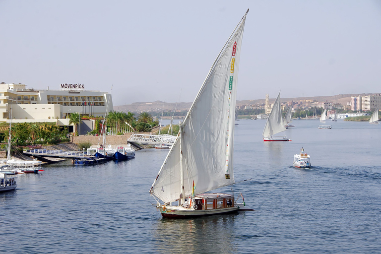 Il Cairo: giro in feluca di 1 o 2 ore sul Nilo con trasferimentiGiro in feluca di 1 ora