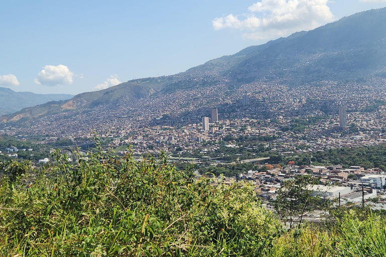 Medellín natural: jardim botânico, parque Arví, monte El volador e almoço.