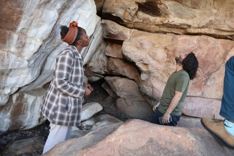 Gaborone: Full-day Cultural Tour and Manyana Rock Paintings