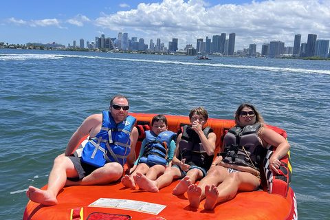 Miami: Avontuurlijke cruise met jetski, tubing en drankjesTour met gas- en jachthavenkosten