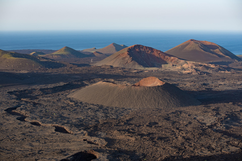 Parque Nacional de Timanfaya: Excursão ao pôr do sol com jantar no vulcão