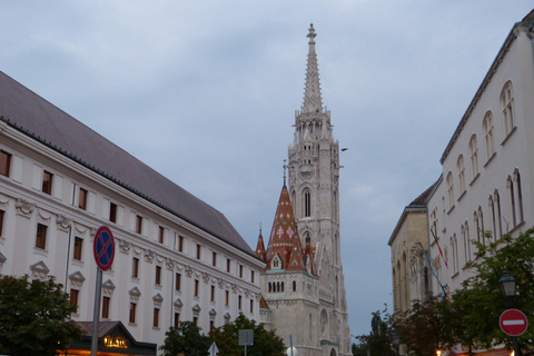 Budapest: Tour a piedi del quartiere del castelloBudapest: Tour a piedi di benvenuto nel quartiere del Castello