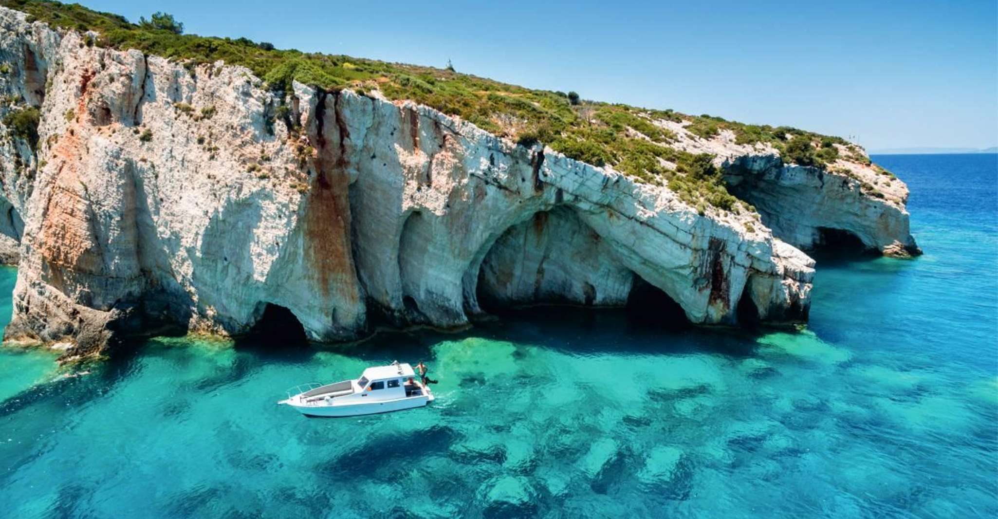 Shipwreck (su e giù), grotte blu - Housity