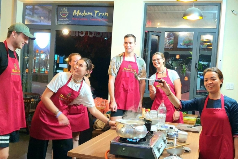 Hue : Vegan/Vegetarian Cooking Class with Local Family