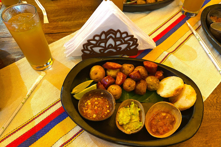 Medellín: Calle 10 Food Tour with Tastings and Guide