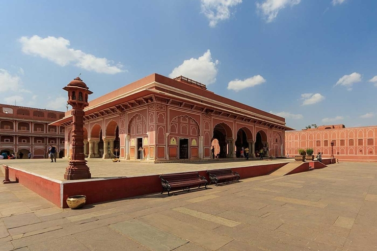 Vanuit Delhi: Jaipur-dagtour met snelle trein of met privéautoTour alleen met 2e klas treincoach, privéauto en gids
