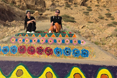 Muscat: Saal Walk Guided Hike with Sunset & City Views Tour