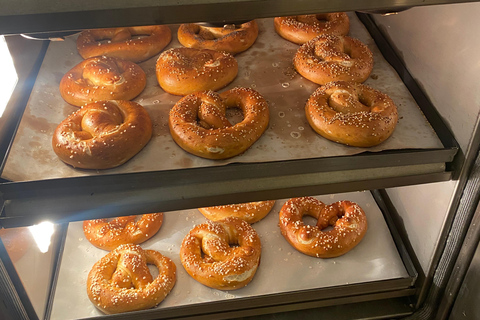 Munich: Bavarian Pretzel Workshop with Beer Tasting Munich: Bavarian Pretzel Workshop with Beer Tasting
