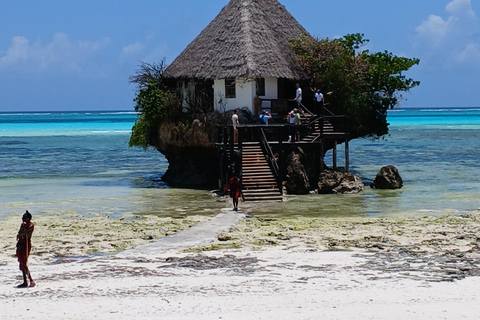 ZANZIBAR: Farma przypraw, jaskinia Salam, pływanie z żółwiami i restauracja RockWYCIECZKA PRYWATNA Z TRANSPORTEM