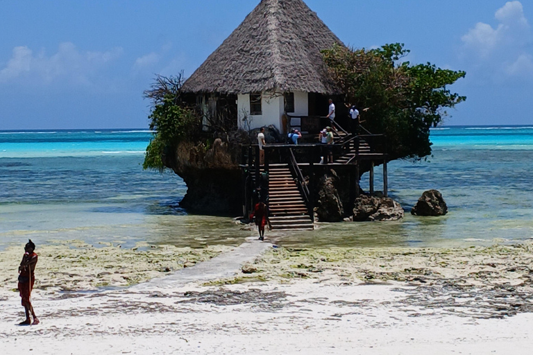 ZANZIBAR: Farma przypraw, jaskinia Salam, pływanie z żółwiami i restauracja RockWYCIECZKA PRYWATNA Z TRANSPORTEM