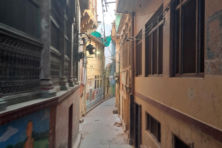 Wandeltocht in het oude gedeelte van de stad VaranasiWandeltocht door de oude stad Varanasi