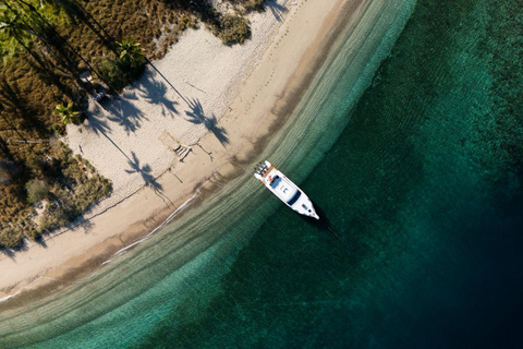Labuan Bajo: Komodo National Park Day Trip by Speedboat