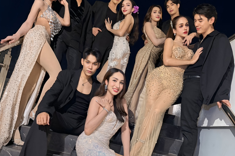 Bangkok: Carnival Party Dinner Cruise with Live Performance