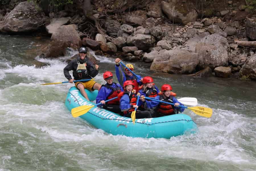 Big Sky: Ganztägige Rafting-Tour auf dem Gallatin River + Mittagessen (6 Stunden). Foto: GetYourGuide Big Sky: Ganztägige Rafting-Tour auf dem Gallatin River + Mittagessen (6 Stunden). Foto: GetYourGuide