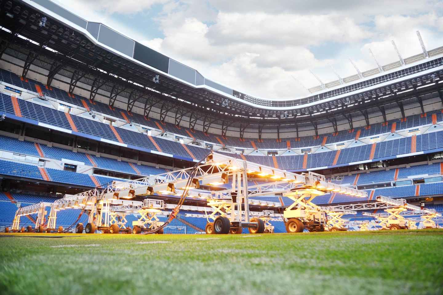 Santiago Bernabeu Stadium Real Madrid Private Tour & Tickets - 2-hour: Santiago Bernabeu Stadium Tour (No Transport)