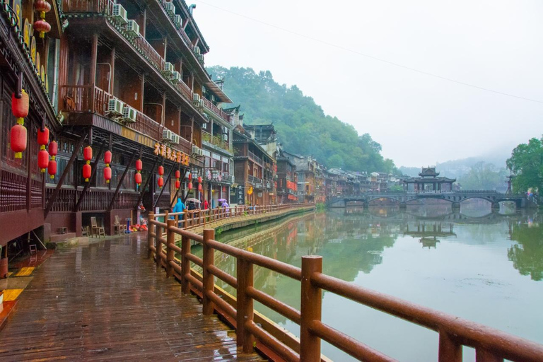 From Zhangjiajie: Fenghuang Ancient Town & Furong Town Tour
