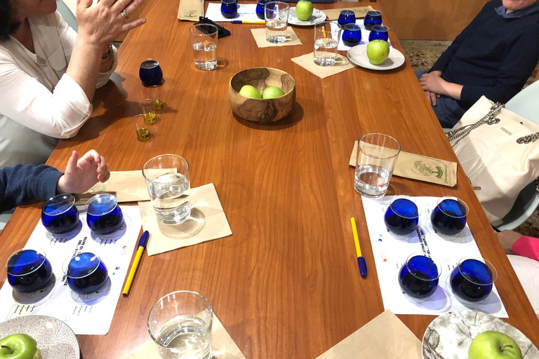 Kalamata: Food tour and Olive Oil Tasting with Light Lunch