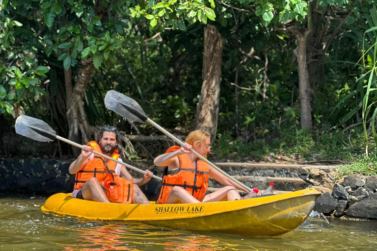 Hikkaduwa: Rathgama Lagoon Kayaking and Fish Therapy Tour