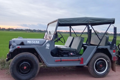 Siem Reap: Angkor Wat Sunrise Tour by Vintage Jeep