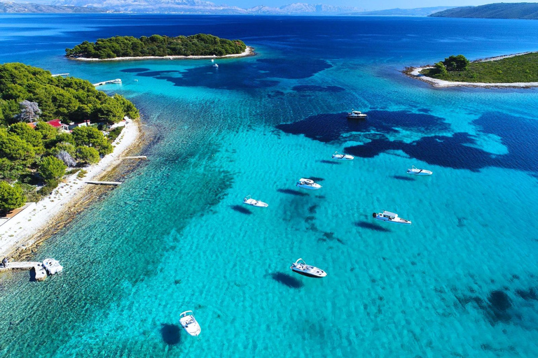 Split: Lagoa Azul, Hvar e 5 Ilhas Tour em pequenos grupos de barco