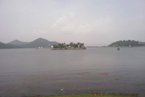 Udaipur City Private Luxury Tour With Guide