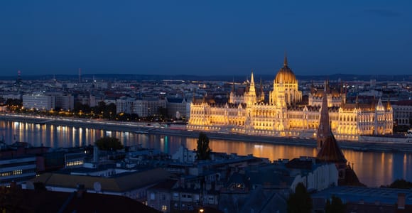 Vienna: Bratislava and Budapest Day Trip With Hotel Pickup