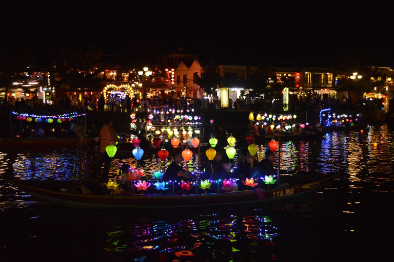 Montanha de mármore e Hoi An à noite a partir da cidade de Da NangPagode de Ling Ung + Montanha de mármore + Hoi An