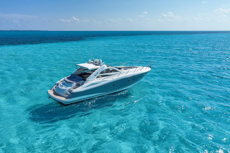 Cancun: Noleggio di uno yacht di 52 piedi* Cancun: Noleggio di uno yacht di 52 piedi