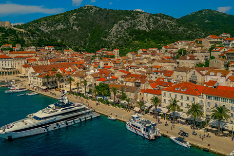 Ze Splitu w Chorwacji: Błękitna Jaskinia i wycieczka na 5 wysp HvarZ Trogiru w Chorwacji: Błękitna Jaskinia i 5 wysp Hvar