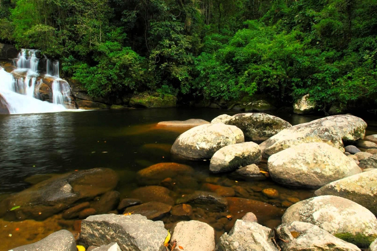 Paraty: Waterfalls, Distillery, and Cheese Tasting Tour Pick up dos clientes nas pousadas proximas do centro