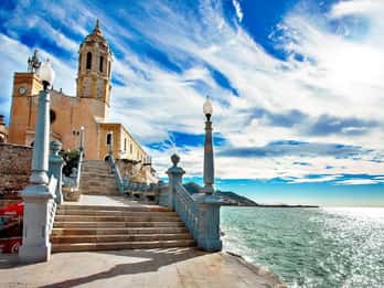 Sitges: Sailboat trip + walking tour and wine cellar tour