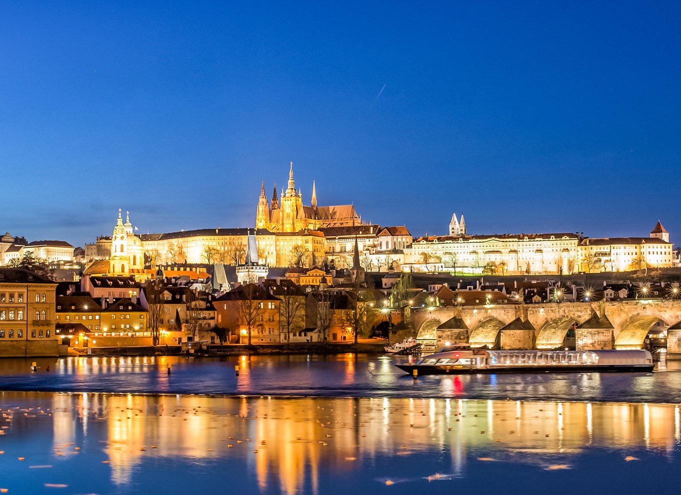 Prag: 50-minutters sightseeing-krydstogt om aftenen