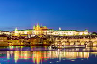 Prag, 50-minütige Sightseeing-Abendkreuzfahrt - Housity