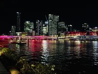 Brisbane, City Lights Dinner Cruise met buffet - Housity