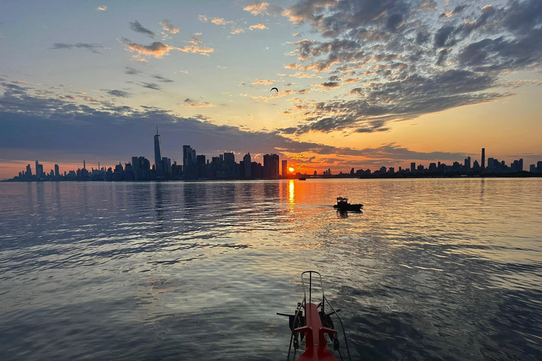 NYC Sunset, Music &amp; Statue of Liberty Sightseeing CruiseZonsondergang in NYC, muziek en rondvaart langs het Vrijheidsbeeld