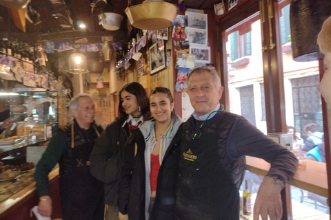 Venezia: Tour a piedi al tramonto con degustazione di vini e prodotti alimentari