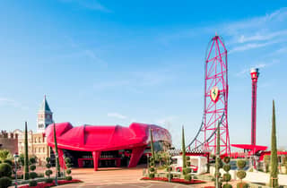 PortAventura und Ferrari Land: Ganztägige Tagestour ab Barcelona