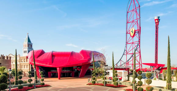 PortAventura und Ferrari Land: Ganztägige Tagestour ab Barcelona