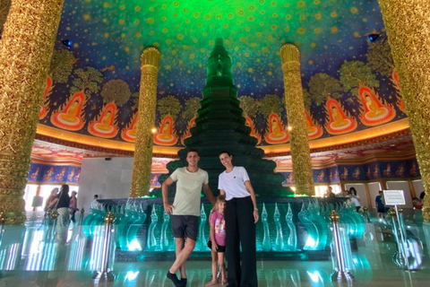 Bangkok: Private Tour to Giant Buddha & Longtail Boat