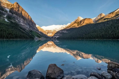 Banff: Lake Louise and Moraine Lake Tour with Pickup & Drop