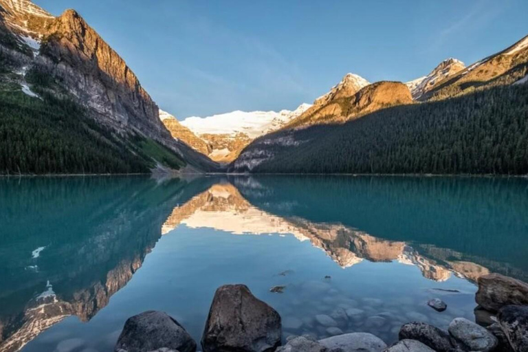 Banff: Lake Louise and Moraine Lake Tour with Pickup & Drop