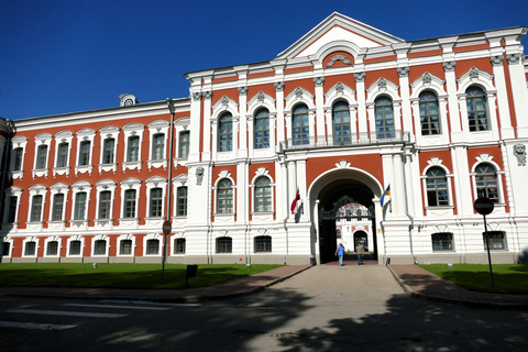 Da Riga: Tour di gruppo della Collina delle Croci e dell&#039;incantevole JelgavaTour di gruppo alla Collina delle Croci e all&#039;incantevole Jelgava